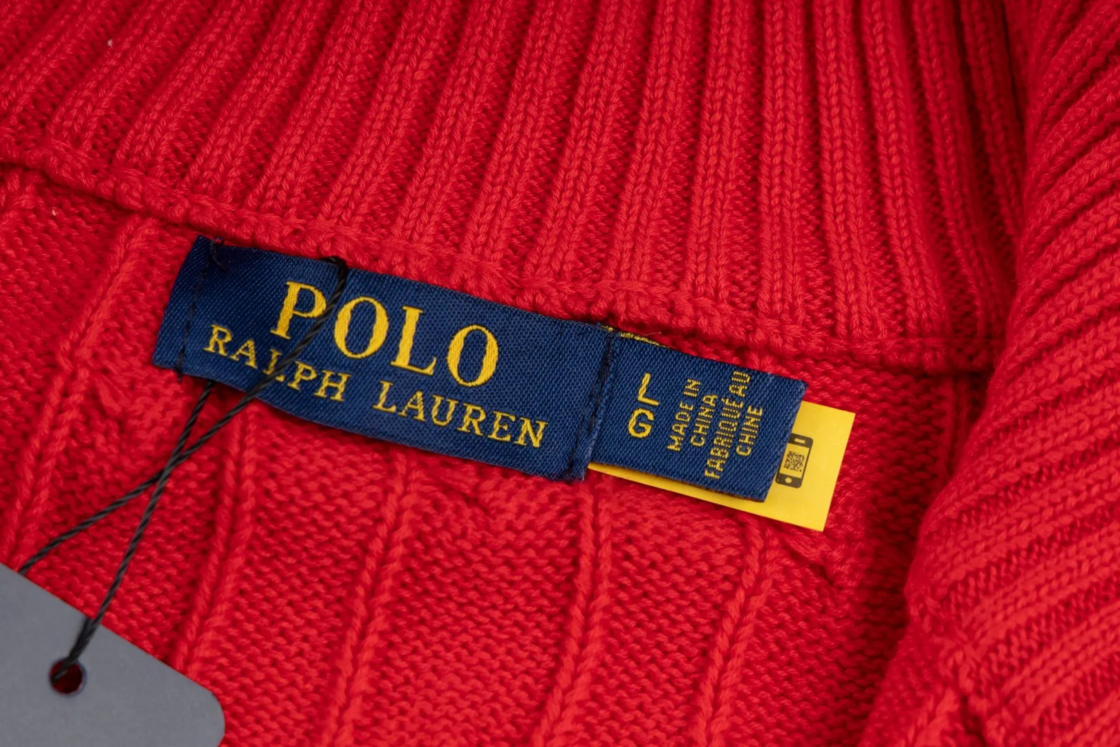 P260 #R98 RALPH LAUREN Ralph Lauren nine-color classic small label embroidery logo full zipper knitted cable cardigan sweater, high-density LOGO embroidery on the chest, original customization of tag accessories. Made of pure cotton yarn, pure cotton is skin-friendly and comfortable, small label war horse embroidered twist zipper cardigan sweater 🐎 high quality, follow the blogger to learn how to wear it! Let’s buy a Ralph Lauren cable sweater. It’s a super hard-to-find series after it became popular. It’s hard to find one on the official website. It’s simple and practical to wear, with a lazy and loose feel. The thickened fabric has more texture, feels soft and delicate, and has a loose fit. Whether worn alone or layered, you can wear different styles of fashion with just one piece!   Size：XS S M L